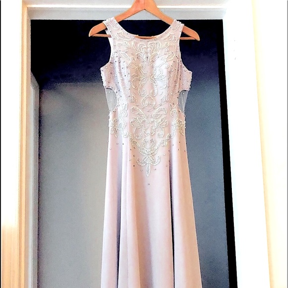 Maxi event dress with beautiful beaded Gown - Picture 1 of 7